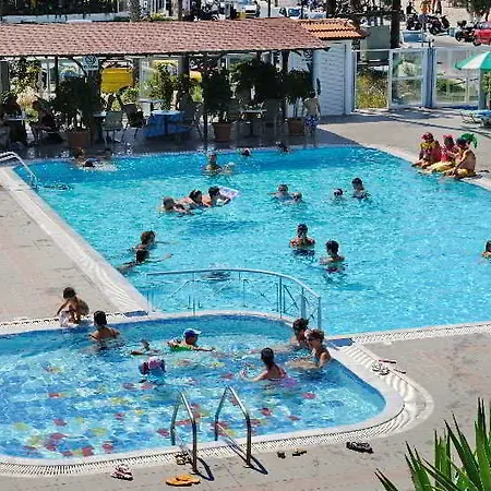 شقة فندقية Akti Dimis 2*