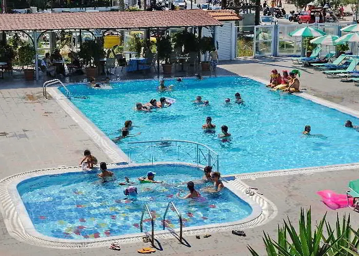 Apartahotel Akti Dimis 2*
